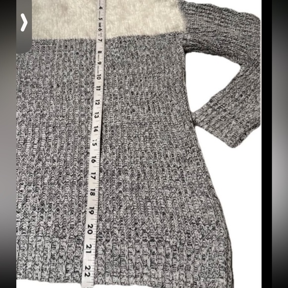Vince Camuto White Fuzzy  and Grey Top Soft Sweater
XS Long Sleeve - Picture 2 of 6